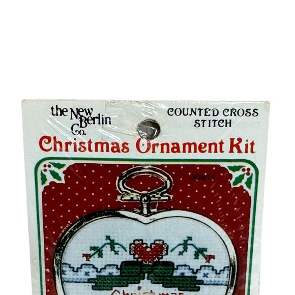 The New Berlin Co. Cross Stitch Ornament Kit - Christmas Warms The Heart Vtg New - Picture 2 of 5